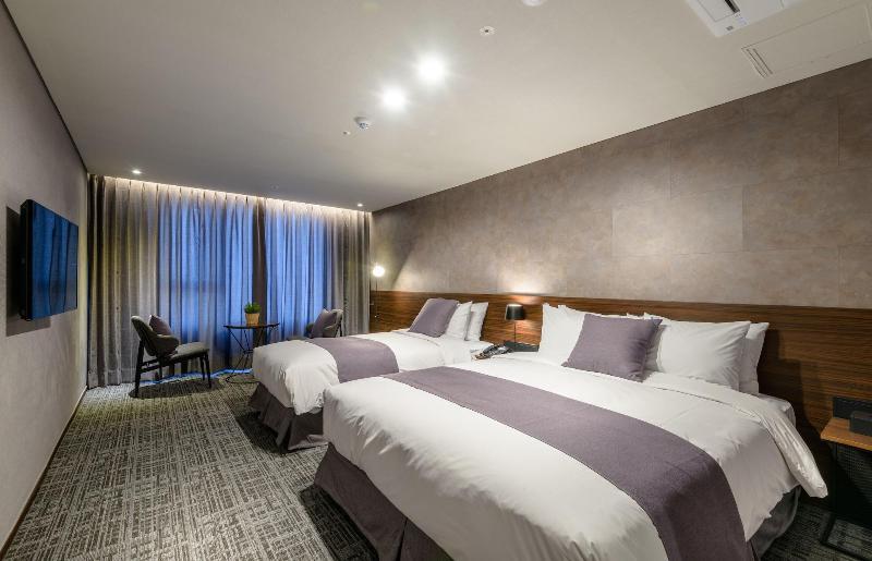 HotelWithCity image