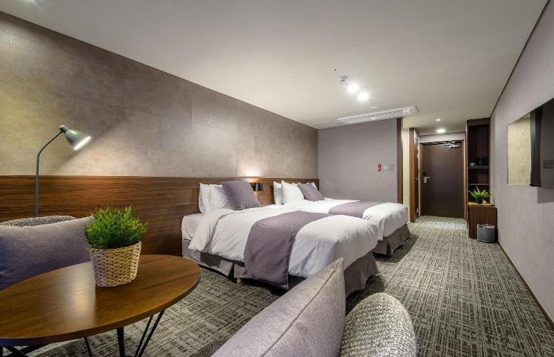 HotelWithCity image