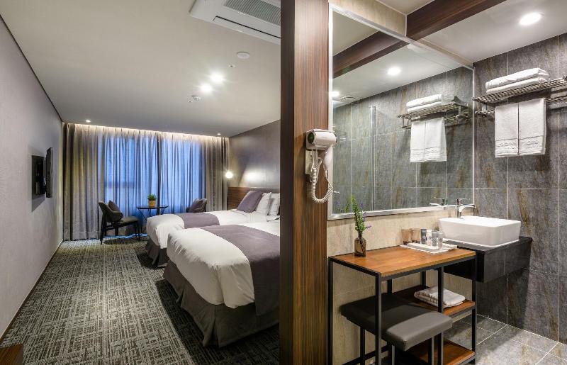 HotelWithCity image