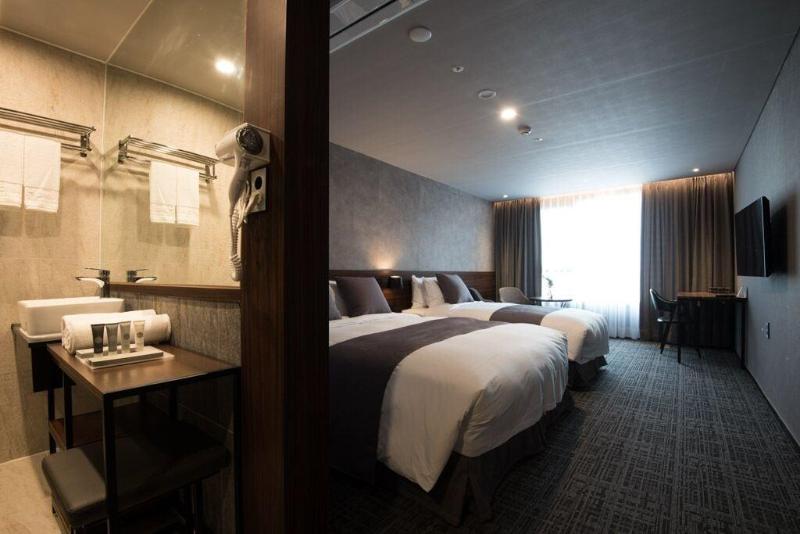 HotelWithCity image