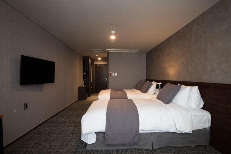 HotelWithCity image