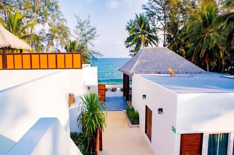 Resto Sea Resort image