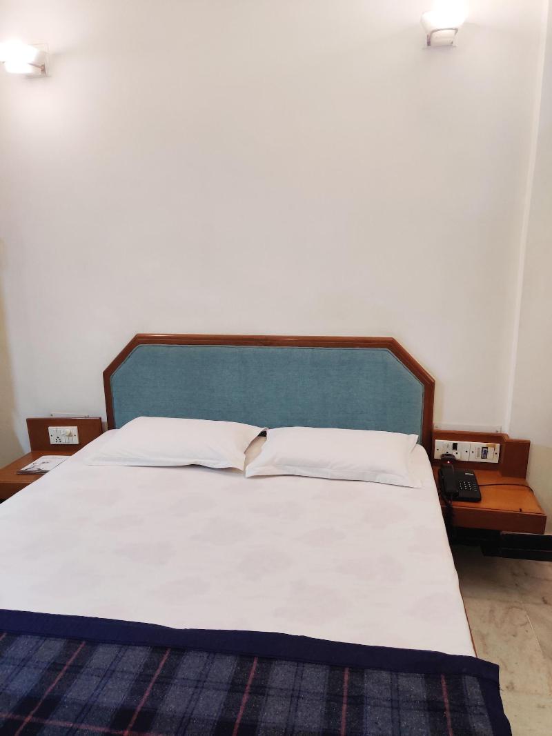 Hotel GRG image