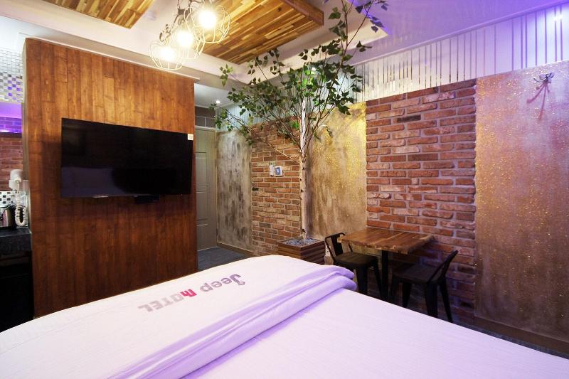 Daegu Dongseongno Jeep image