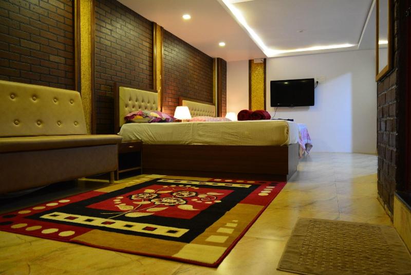 Roundcube Guest House image