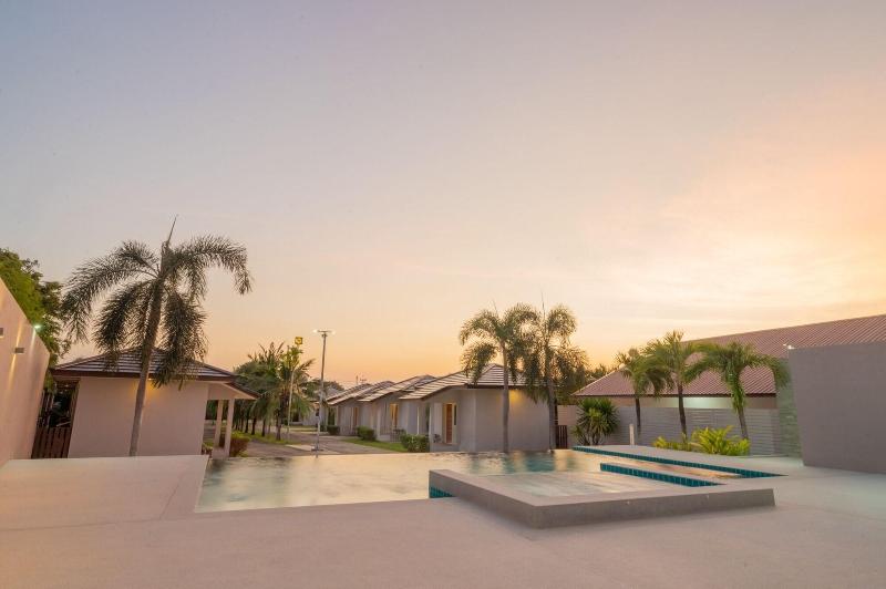 AKARD Private Villas Sattahip image