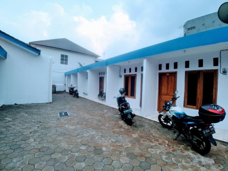 RedDoorz near Exit Toll Jatiwarna 2 image