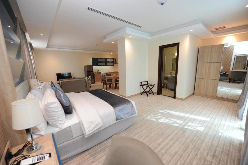Almansour Suites Hotel Doha image