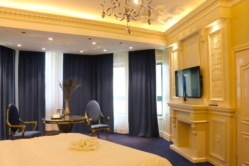 Elegance Hotel image