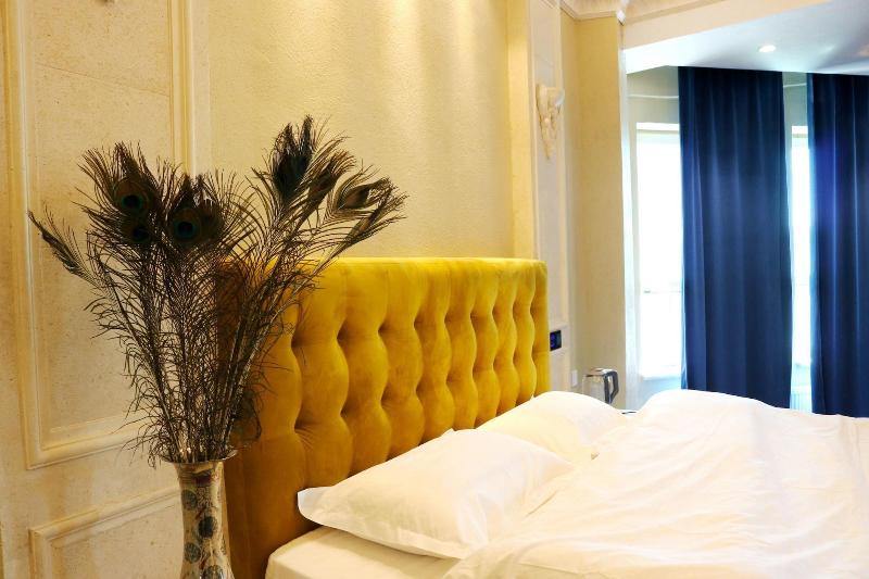 Elegance Hotel image
