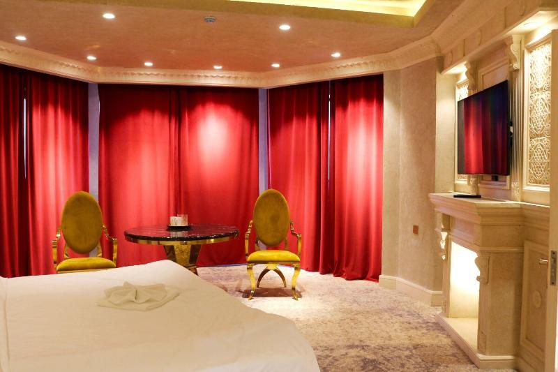 Elegance Hotel image