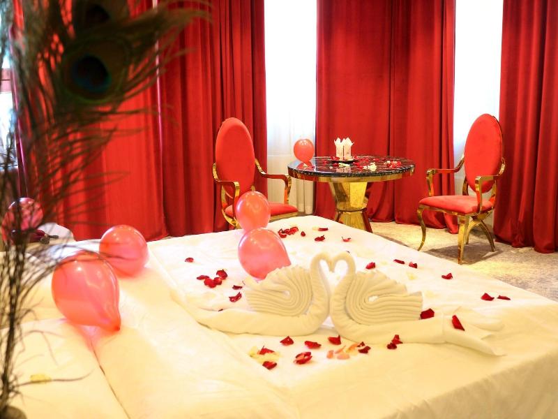 Elegance Hotel image