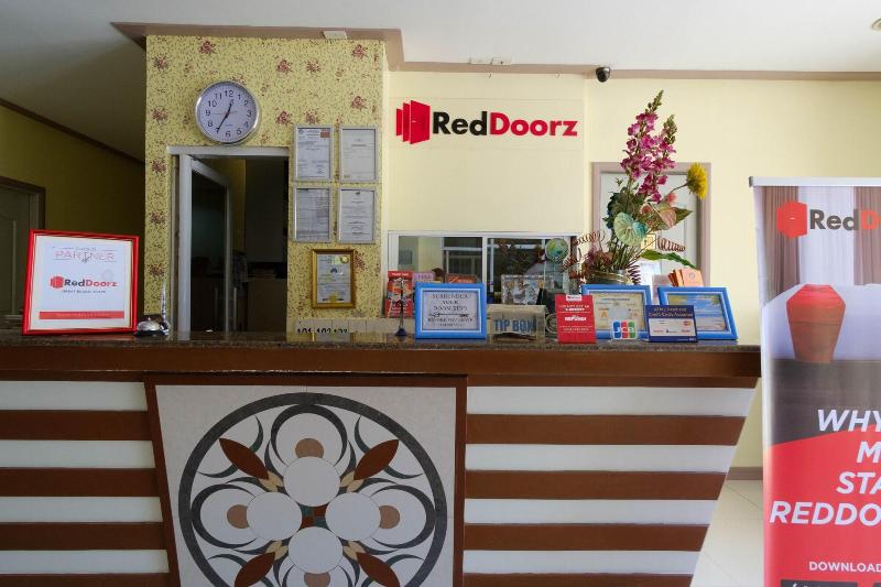 RedDoorz Plus @ Manalo Extension Palawan image