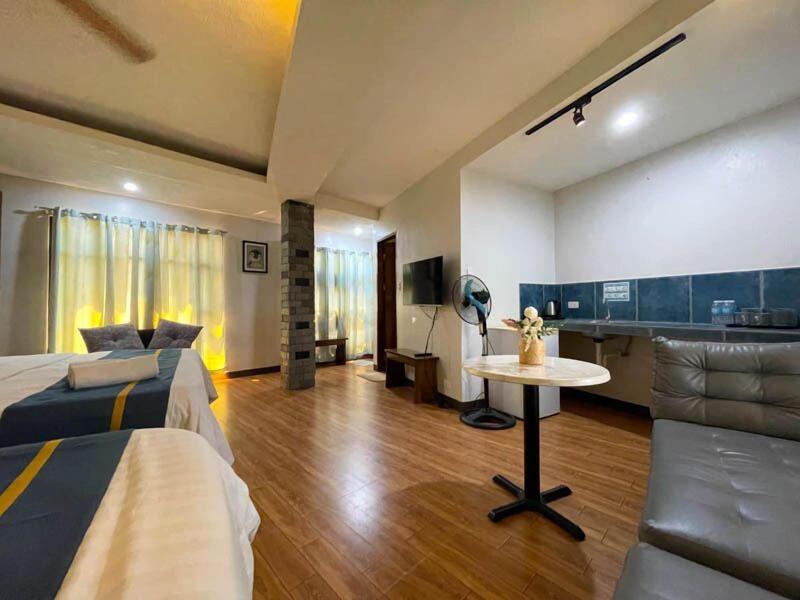 Casa Marco Suites image