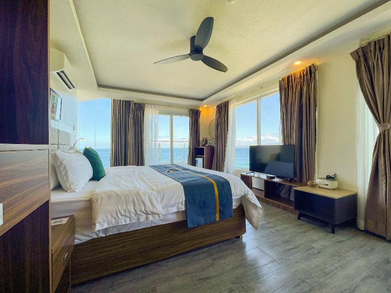 Casa Marco Suites image