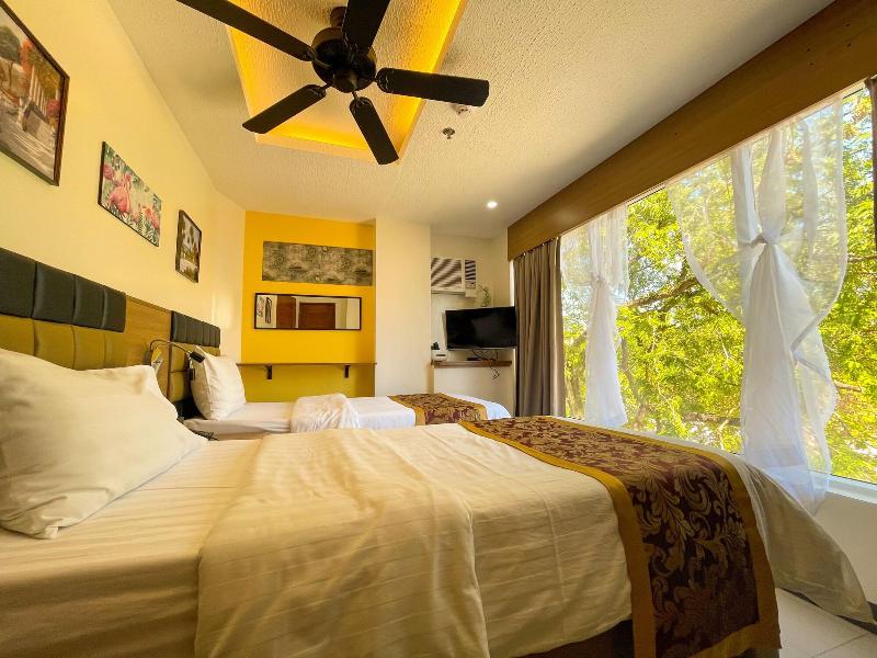 Casa Marco Suites image