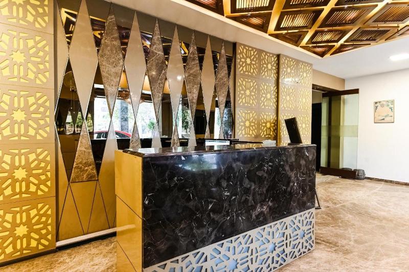 Hotel Surpin Palace