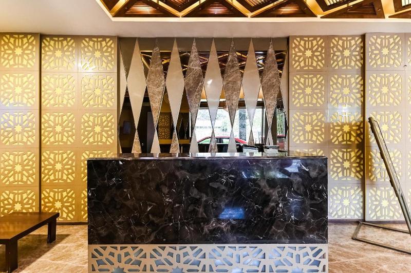 Hotel Surpin Palace