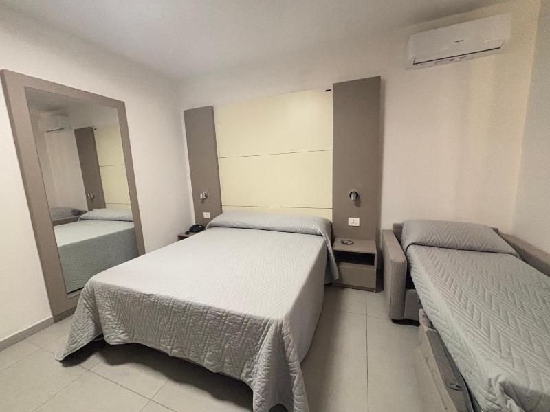 Hotel La Mela image