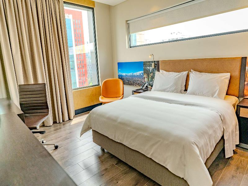 Hampton By Hilton Santiago Las Condes image