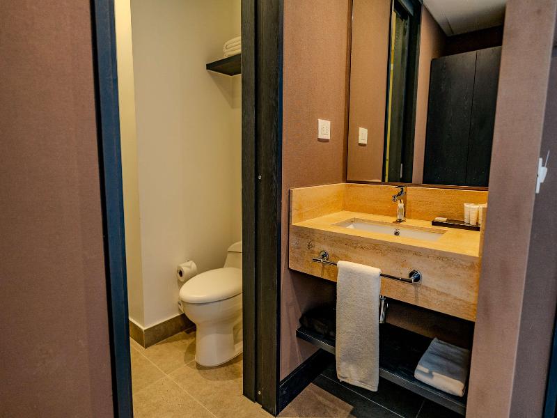 Hampton By Hilton Santiago Las Condes image