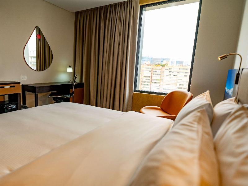 Hampton By Hilton Santiago Las Condes image