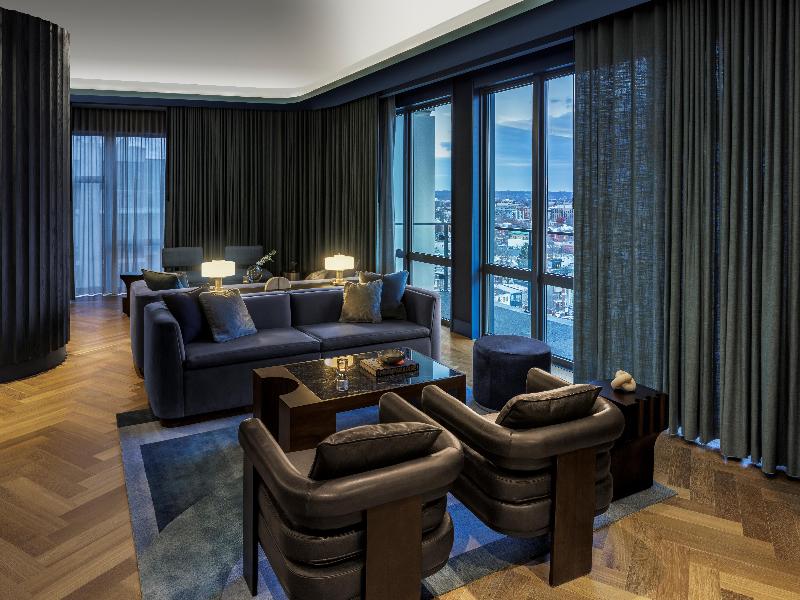 The Morrow Washington Dc, Curio Collection By Hilt image