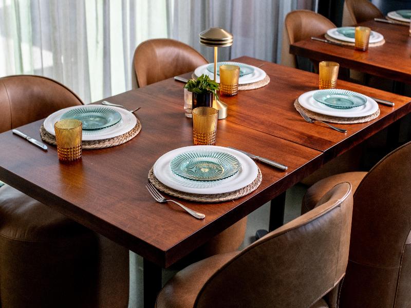 The Morrow Washington Dc, Curio Collection By Hilt image