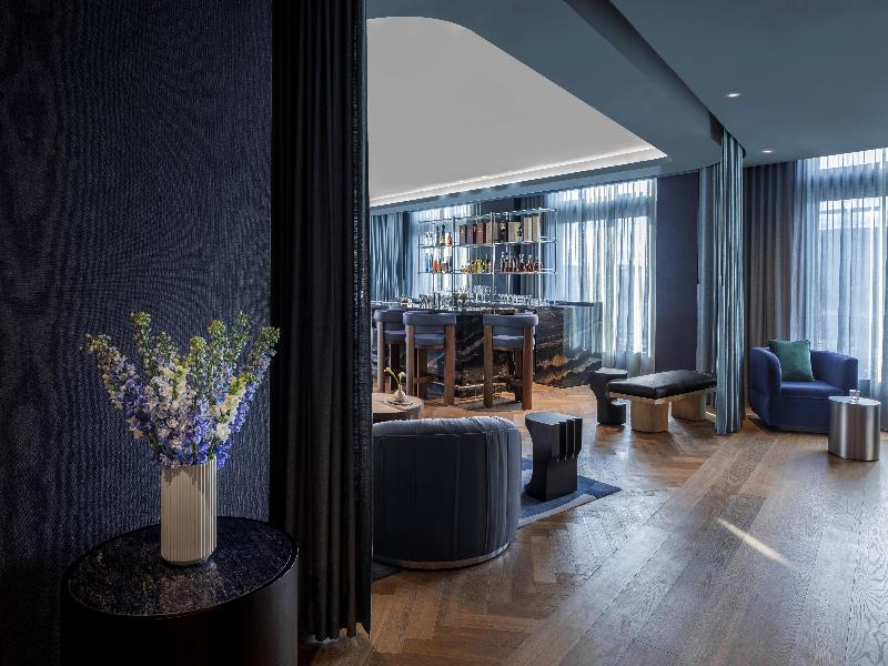 The Morrow Washington Dc, Curio Collection By Hilt image