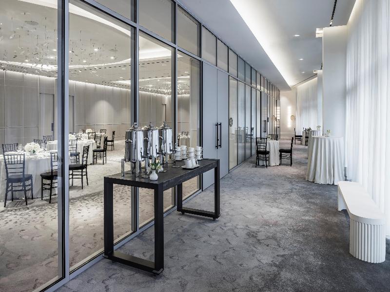 The Morrow Washington Dc, Curio Collection By Hilt image