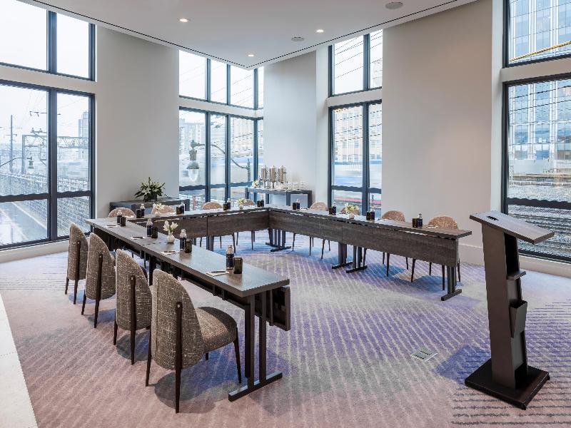The Morrow Washington Dc, Curio Collection By Hilt image