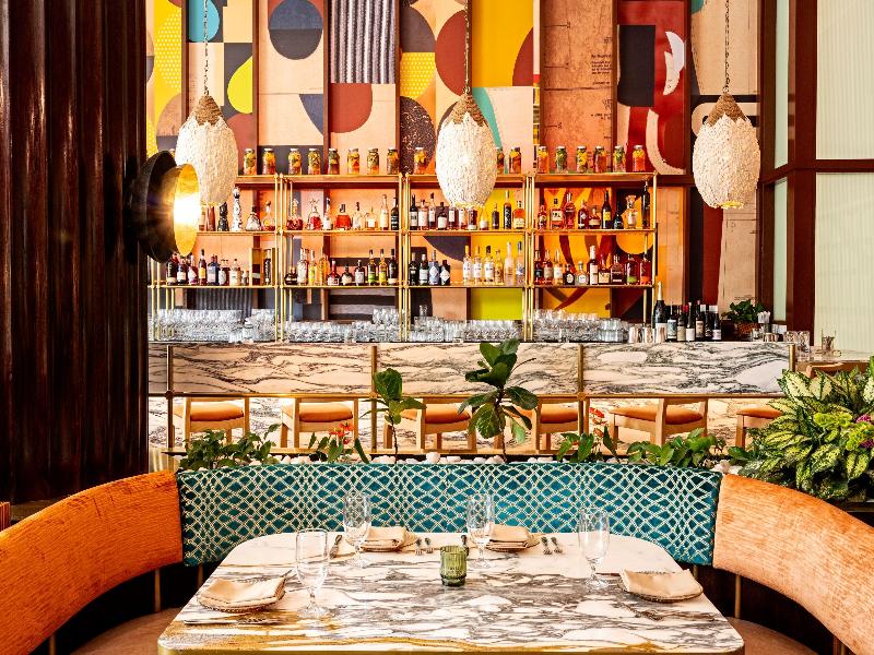 The Morrow Washington Dc, Curio Collection By Hilt image