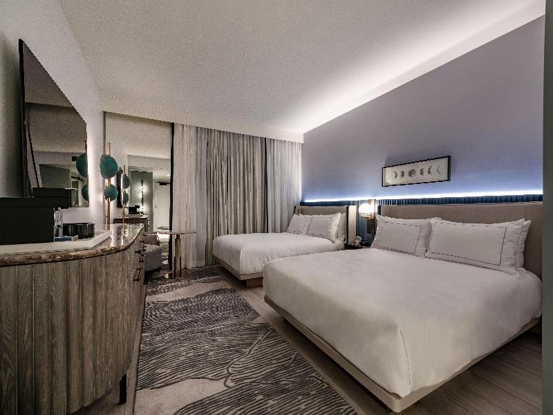The Morrow Washington Dc, Curio Collection By Hilt image