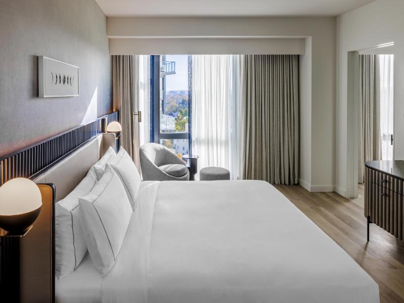 The Morrow Washington Dc, Curio Collection By Hilt image