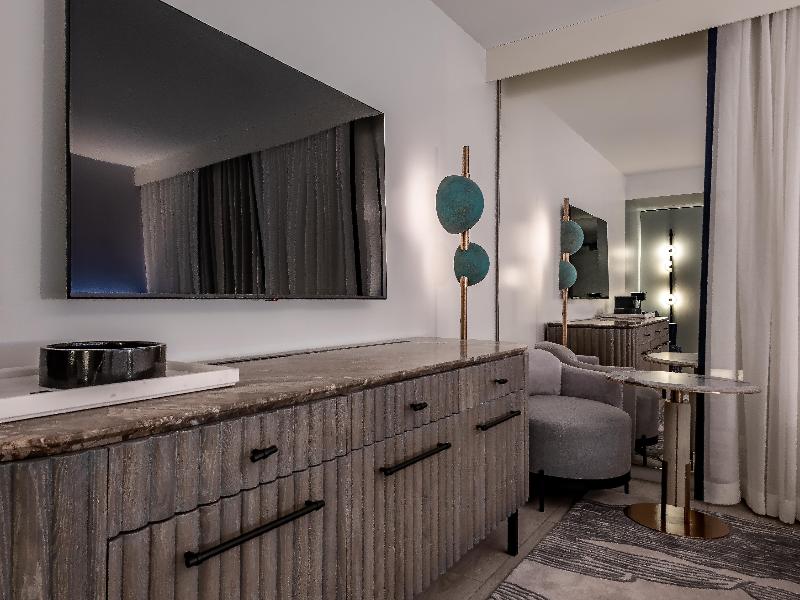The Morrow Washington Dc, Curio Collection By Hilt image