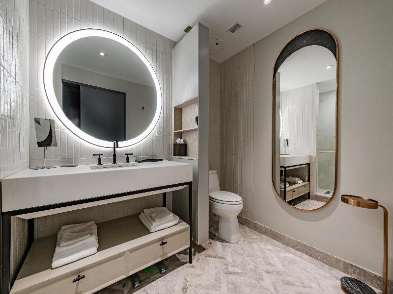 The Morrow Washington Dc, Curio Collection By Hilt image