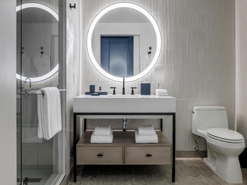 The Morrow Washington Dc, Curio Collection By Hilt image