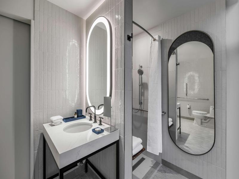 The Morrow Washington Dc, Curio Collection By Hilt image