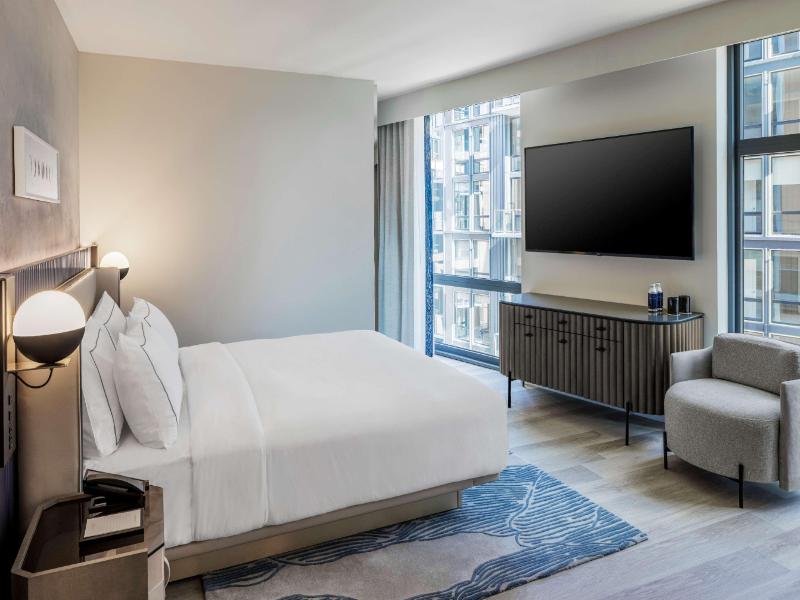 The Morrow Washington Dc, Curio Collection By Hilt image