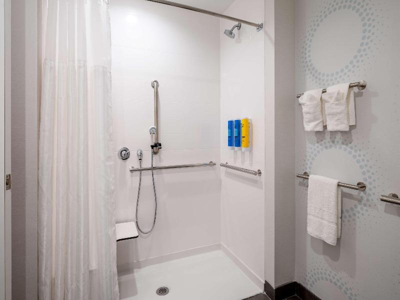 Tru By Hilton Naperville Chicago image