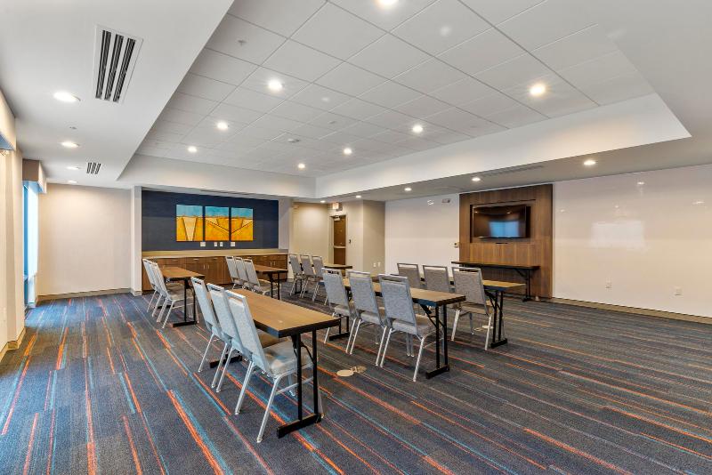 Hampton Inn Colorado Springs Northeast image