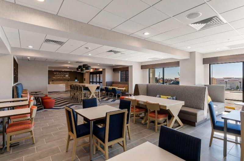 Hampton Inn Colorado Springs Northeast image