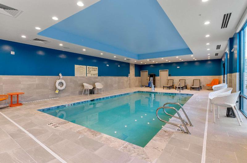 Hampton Inn Colorado Springs Northeast image