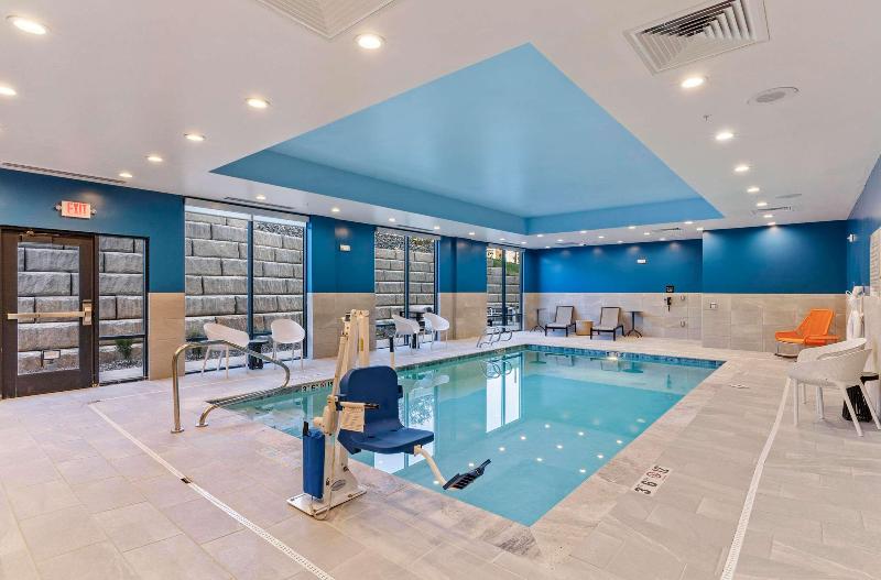 Hampton Inn Colorado Springs Northeast image
