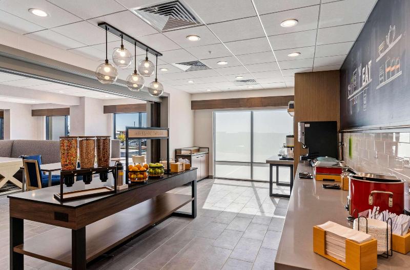 Hampton Inn Colorado Springs Northeast image