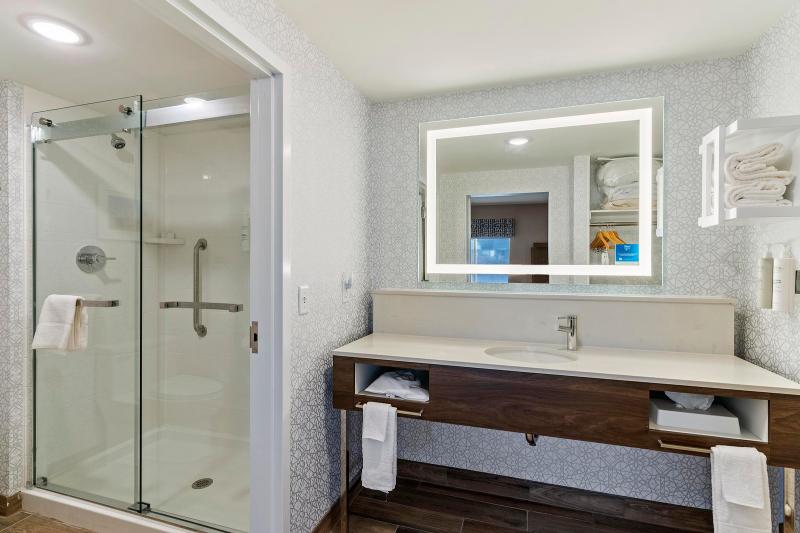 Hampton Inn Colorado Springs Northeast image