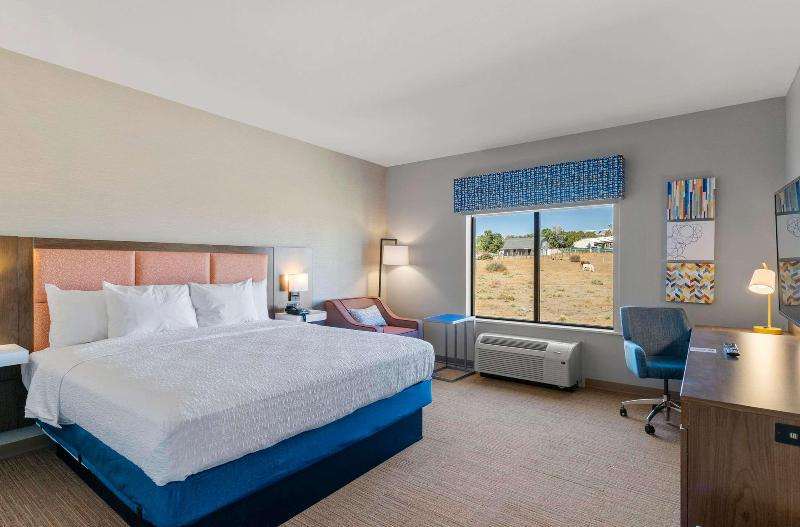 Hampton Inn Colorado Springs Northeast image