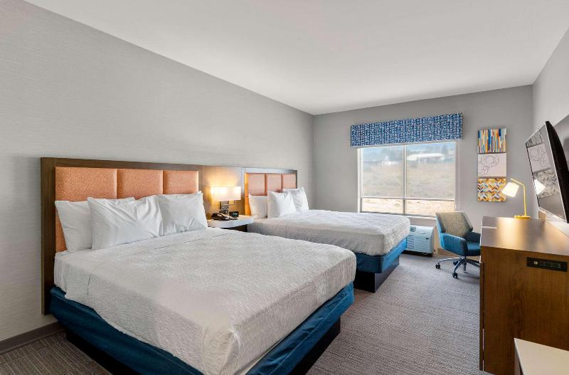 Hampton Inn Colorado Springs Northeast image