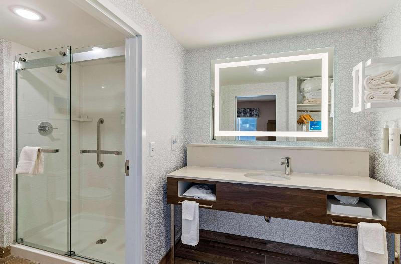 Hampton Inn Colorado Springs Northeast image