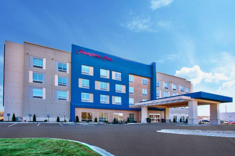 Hampton Inn By Hilton Paris image